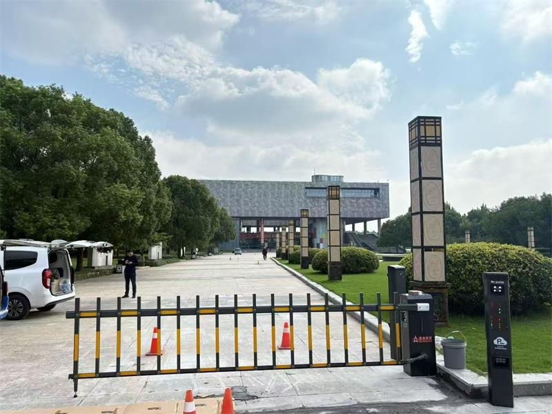 云龙湖市民广场车牌识别系统