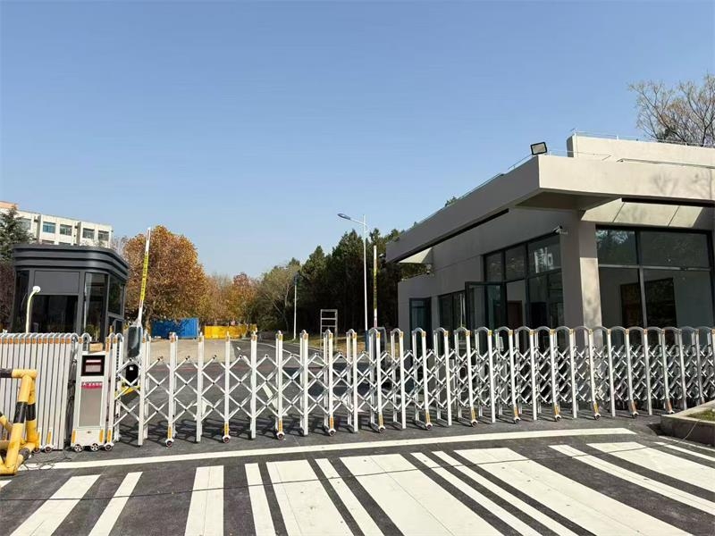 江苏师范大学电动伸缩门
